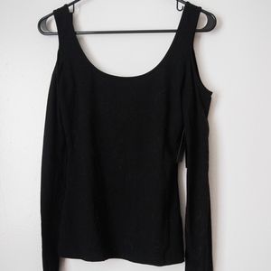 NWT Cold shoulder black Guess top